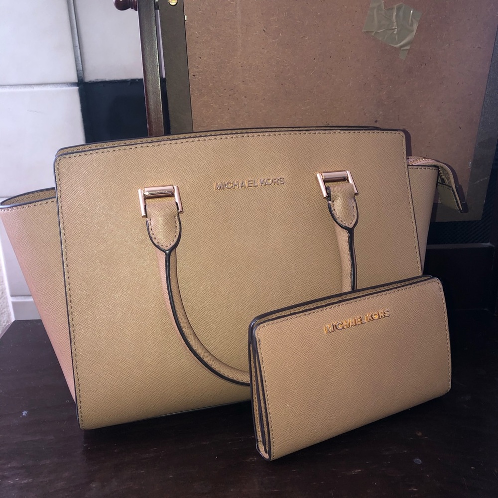 Michael Kors Purse & Wallet